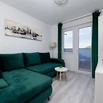 Kokolo With Sea View Apartament Split